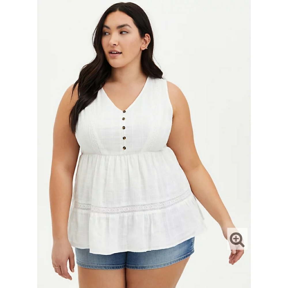 TORRID WHITE BUTTON FRONT BABYDOLL TOP
